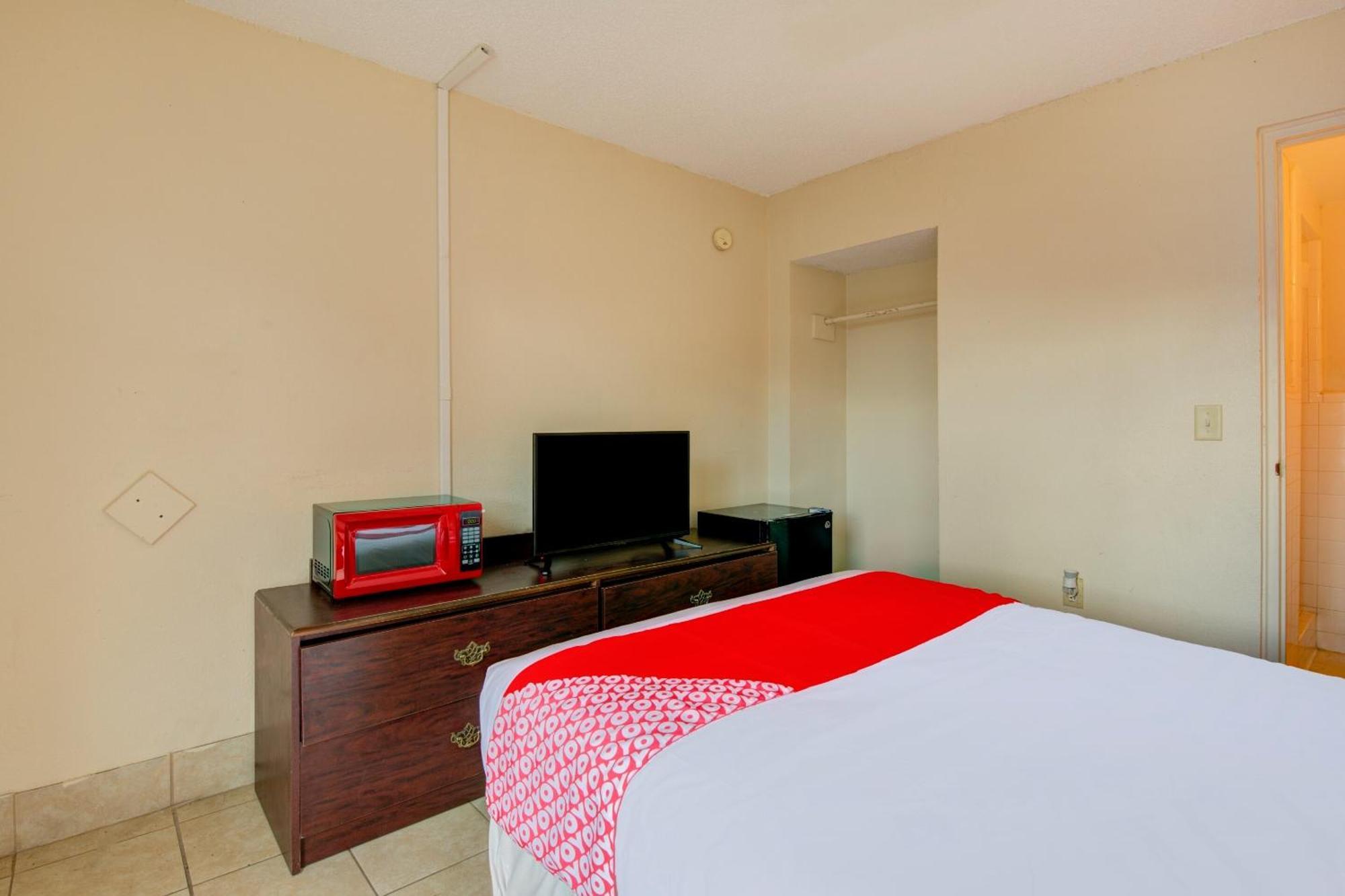 Oyo Hotel Douglas Ga Us-441 Εξωτερικό φωτογραφία