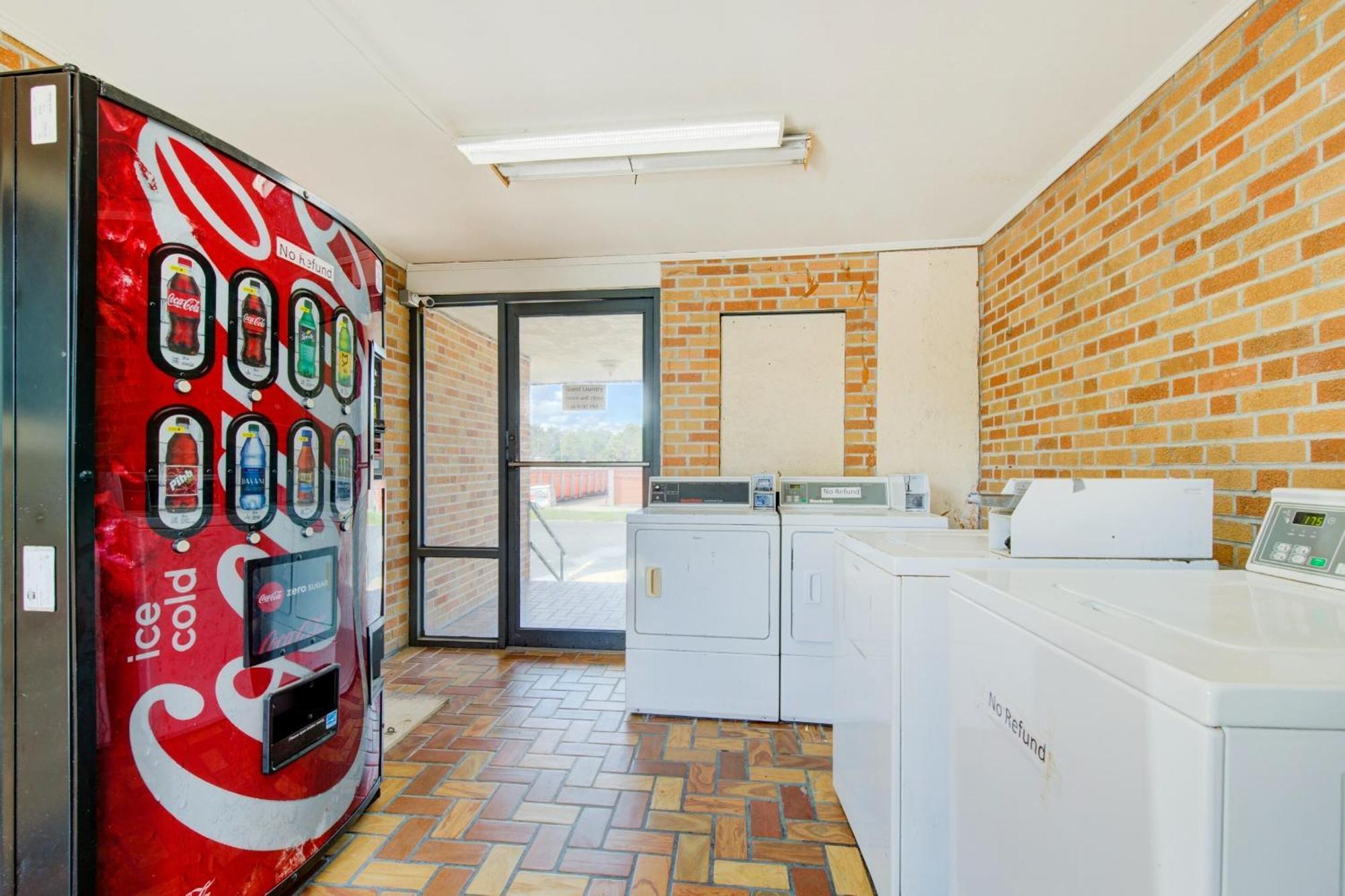 Oyo Hotel Douglas Ga Us-441 Εξωτερικό φωτογραφία
