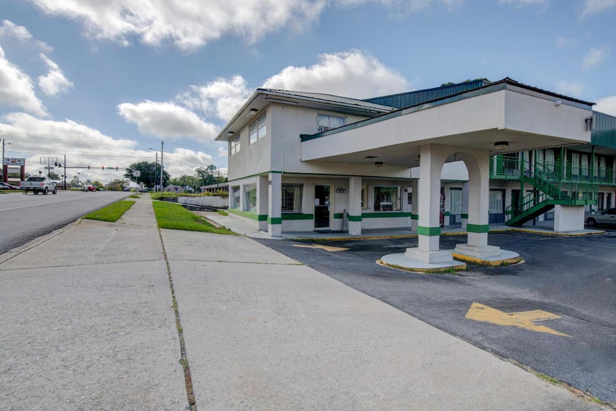Oyo Hotel Douglas Ga Us-441 Εξωτερικό φωτογραφία