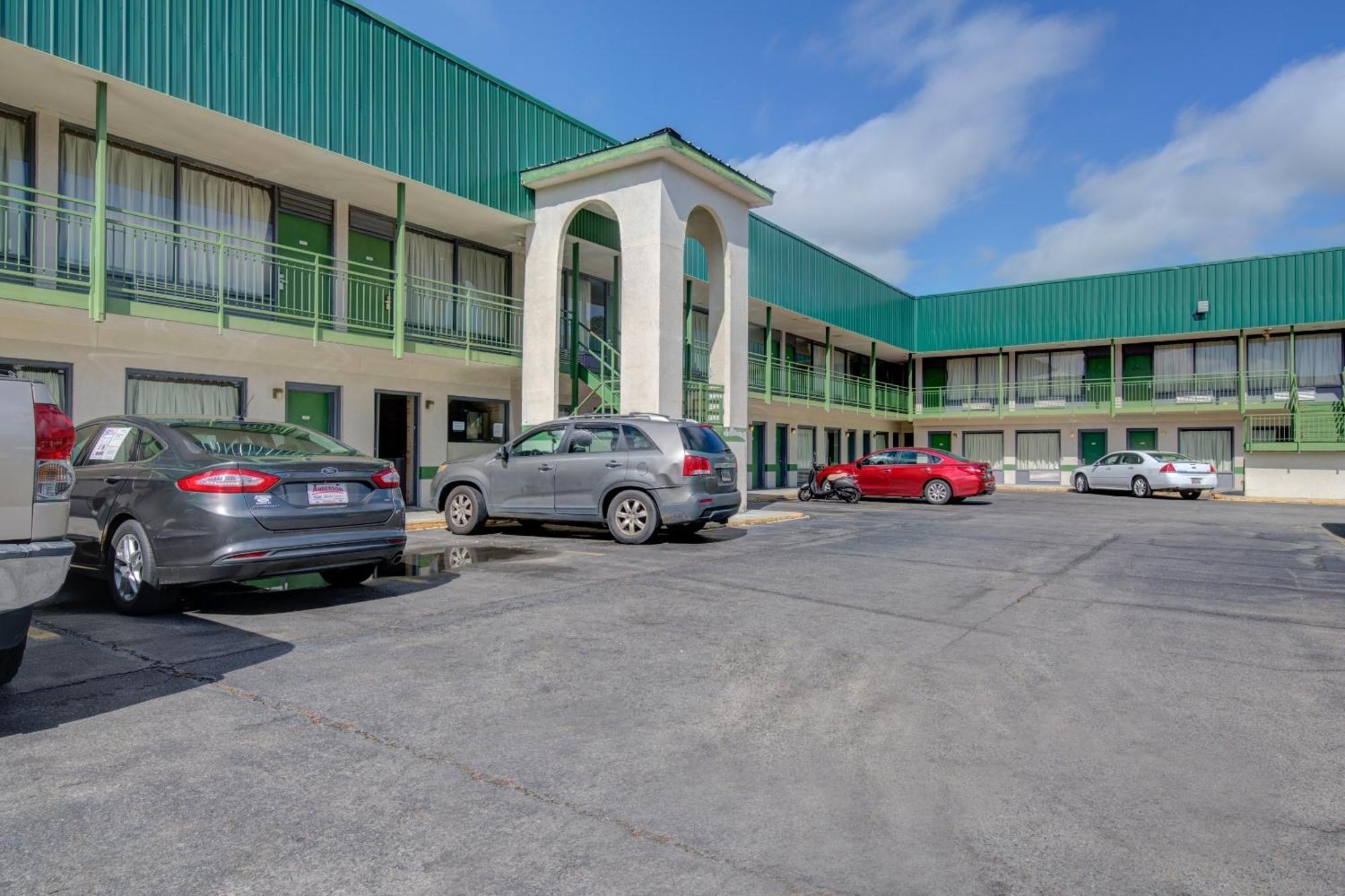 Oyo Hotel Douglas Ga Us-441 Εξωτερικό φωτογραφία