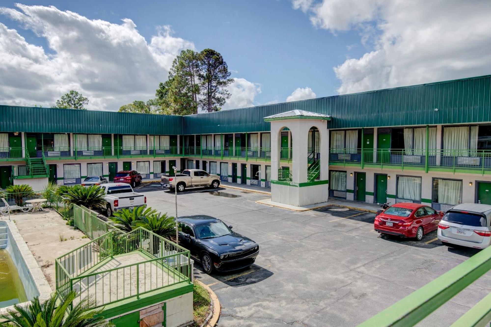 Oyo Hotel Douglas Ga Us-441 Εξωτερικό φωτογραφία